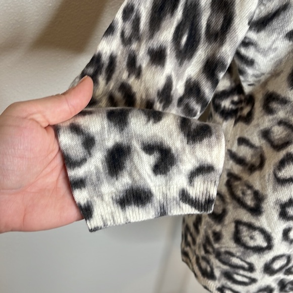 Talbots 100% Cashmere Sweater - Animal Print - Size Medium - Picture 5 of 6